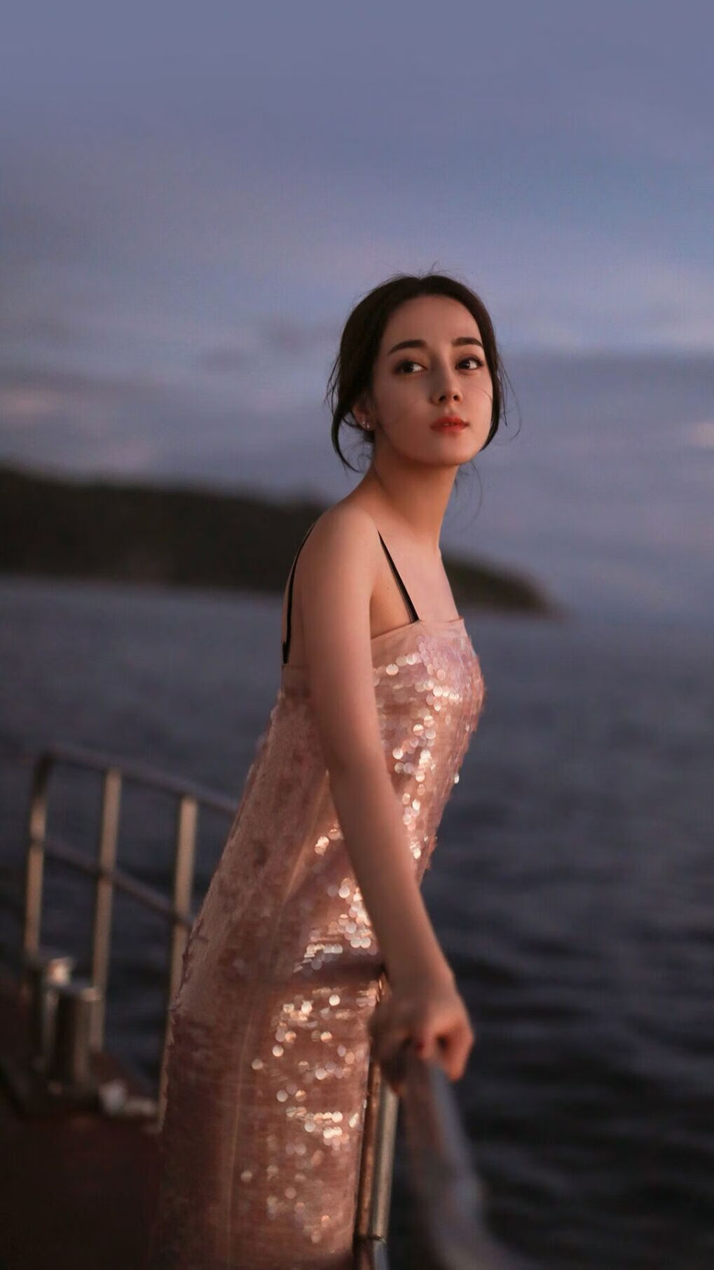 中国女足夺冠喜获世界瞩目 球迷狂欢庆祝胜利，中国女足是否夺冠