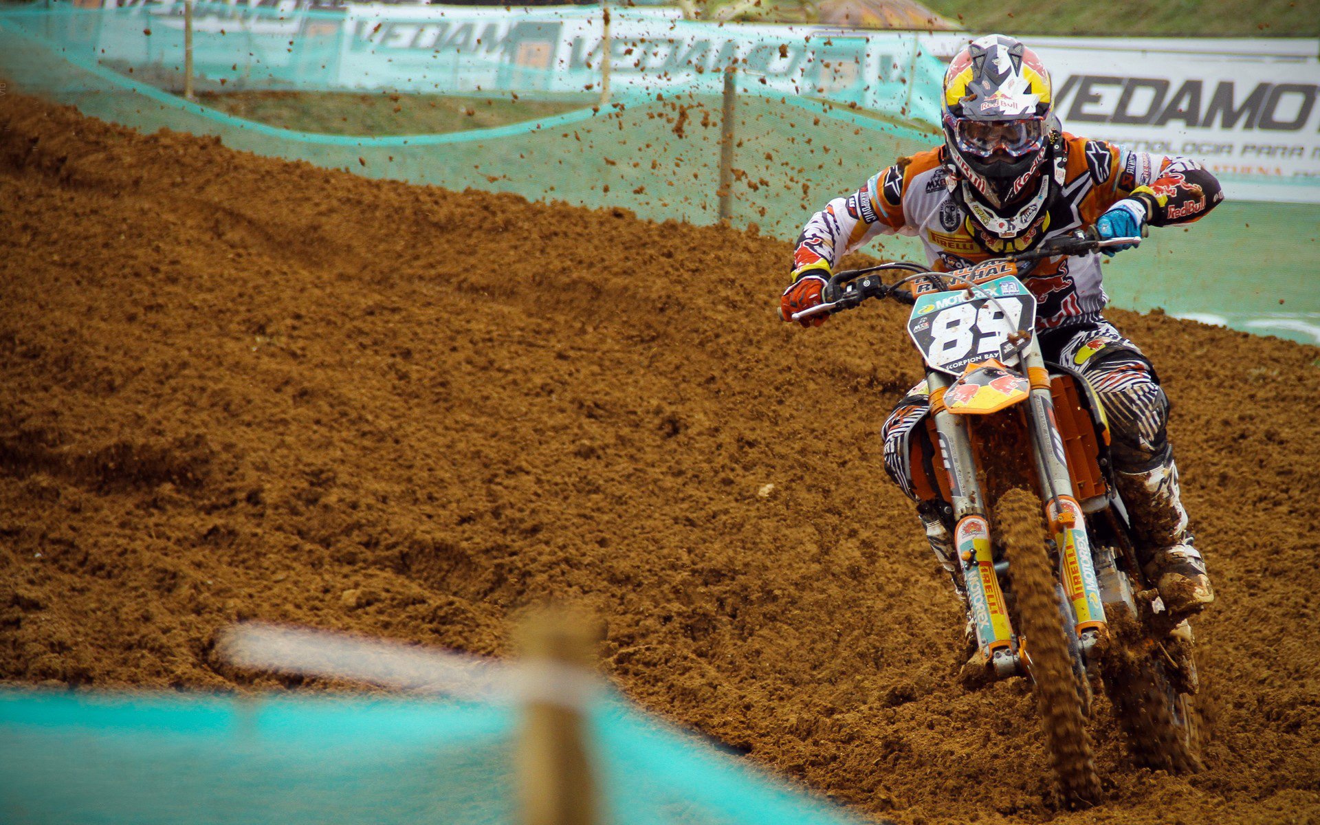 恢复计划揭秘：明星球员的“疗伤大法”，足球明星受伤